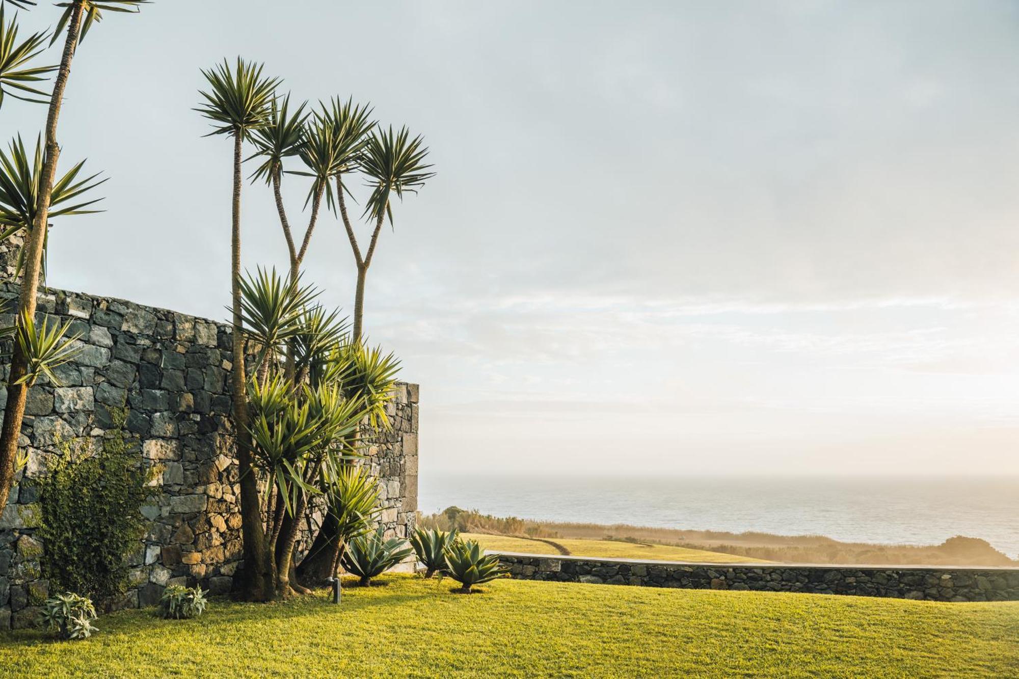 Sensi Azores Nature And Spa Ginetes المظهر الخارجي الصورة The garden of the house