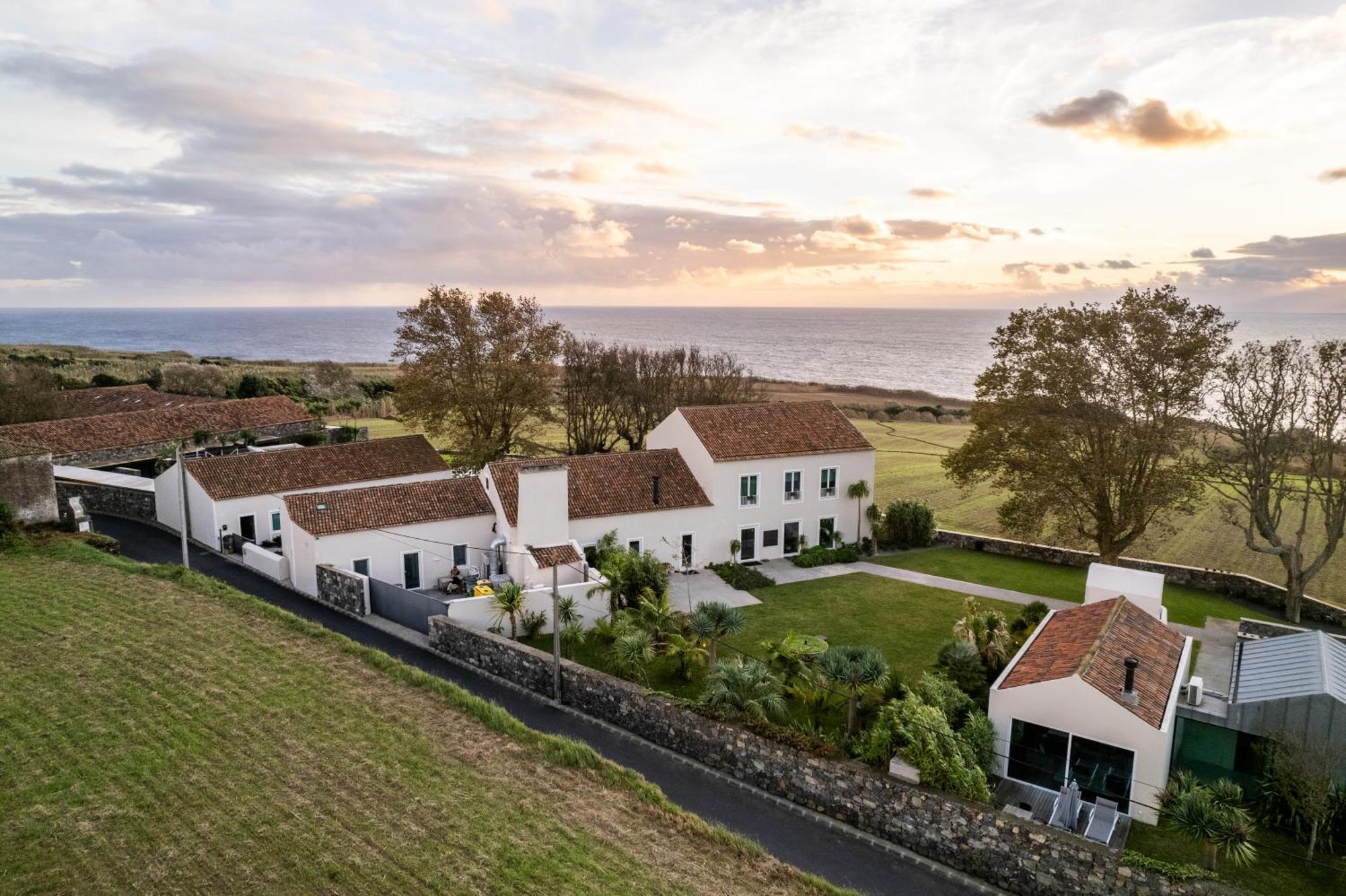 Sensi Azores Nature And Spa Ginetes المظهر الخارجي الصورة The main house of the Quinta do Canavial, the residence of the Count of Canavial