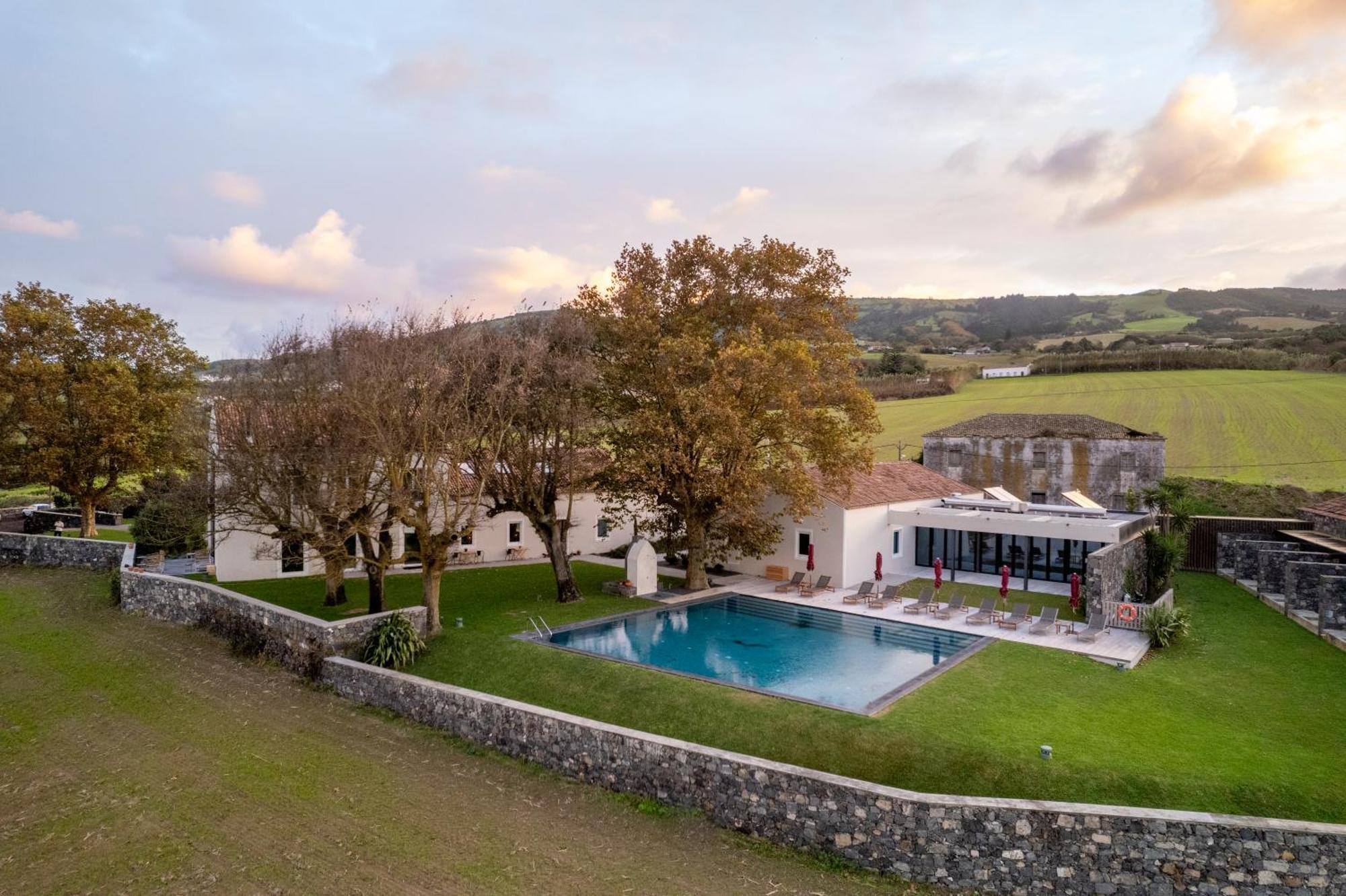 Sensi Azores Nature And Spa Ginetes المظهر الخارجي الصورة The swimming pool at the hotel